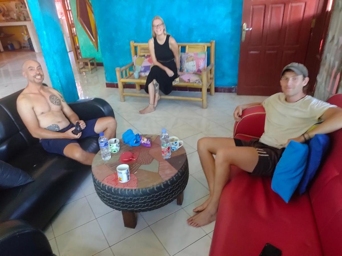 Casa Minha Backpackers Hostel ดิลี ภายนอก รูปภาพ